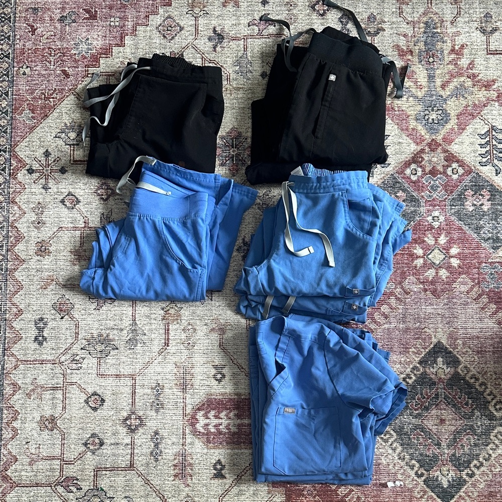 Figs Lot XS and XXS
